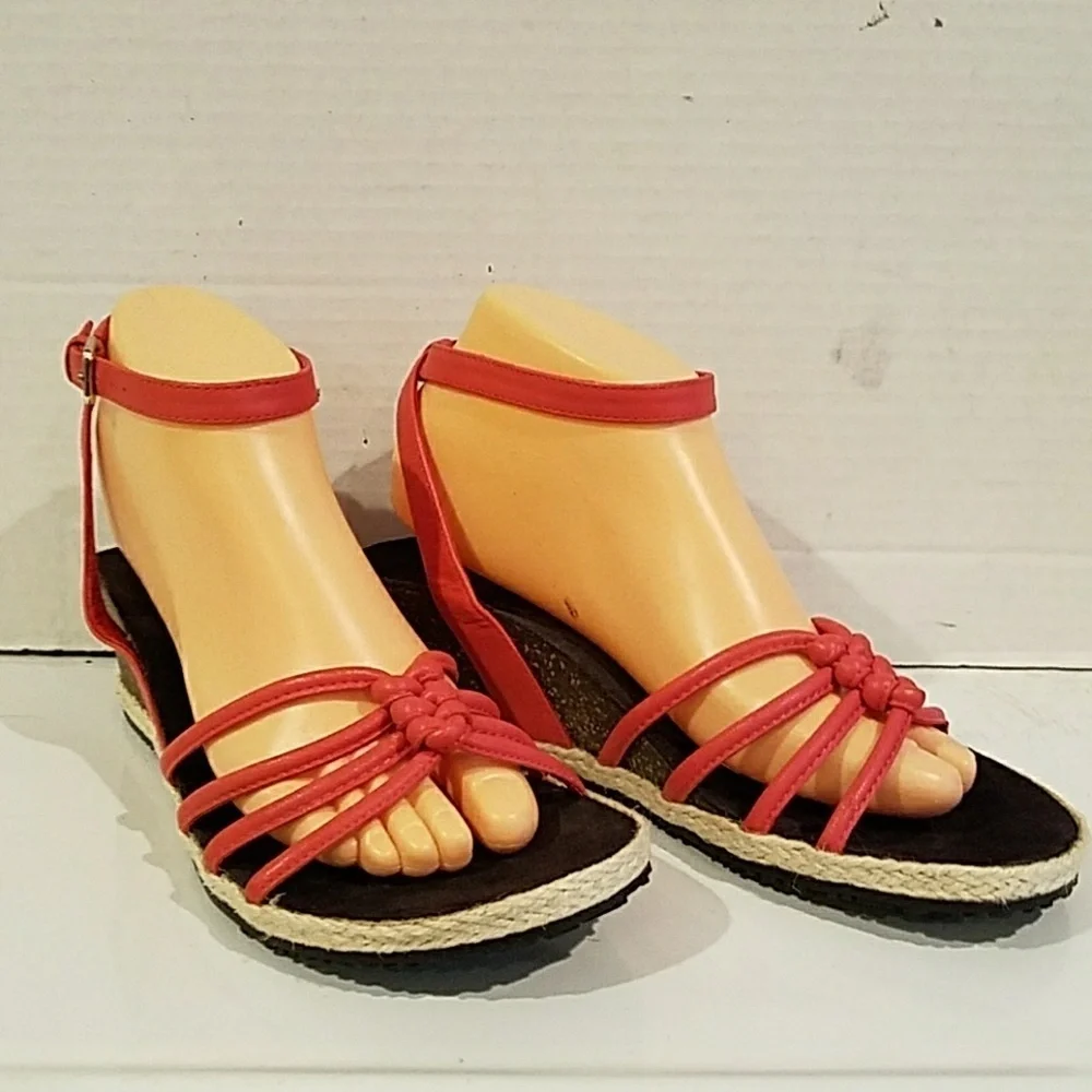 NEW - ORTHAHEEL TECHNOLOGY by DR. WEILS SANDALS